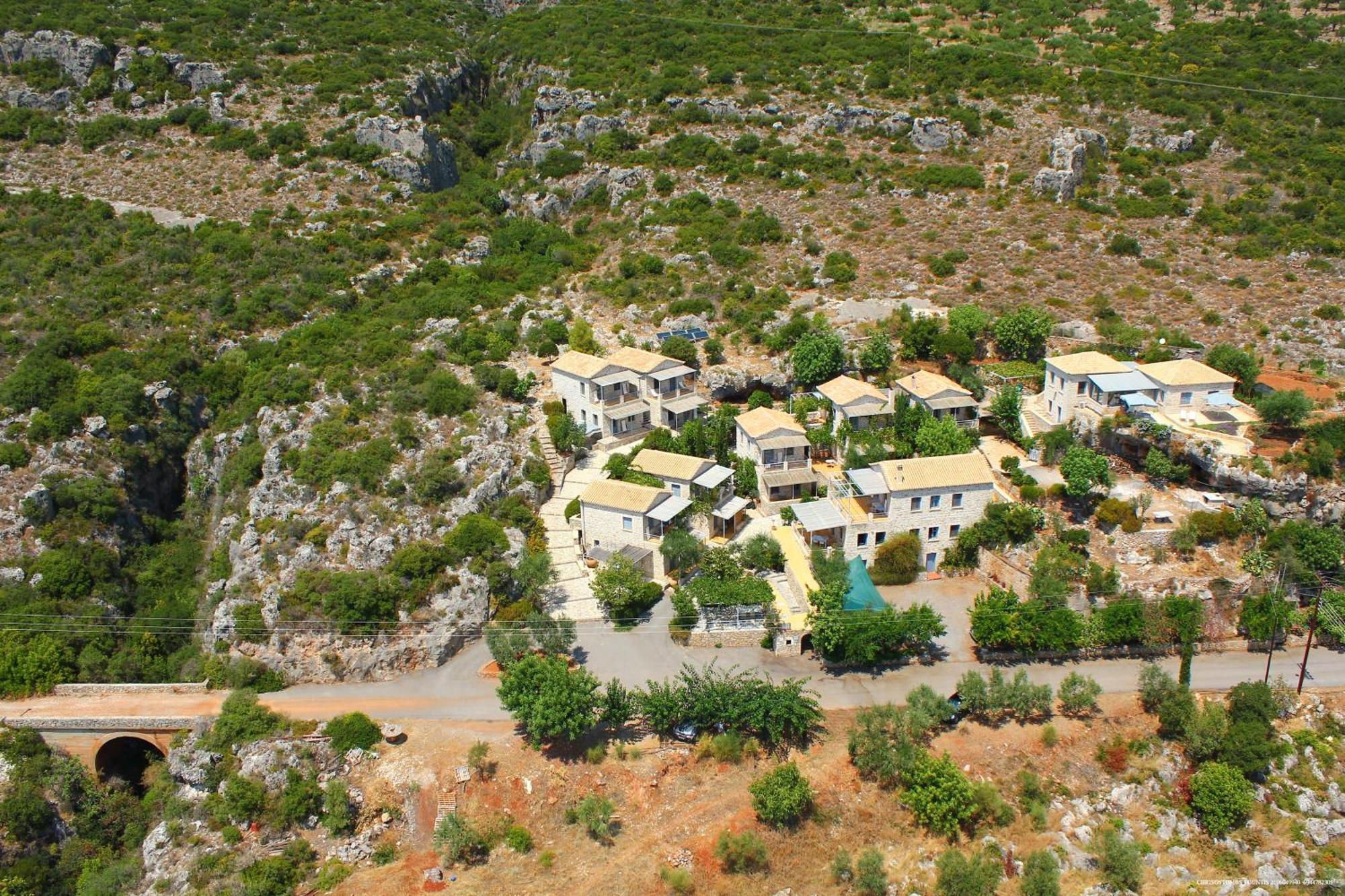 Notos Hotel Kardamili Esterno foto